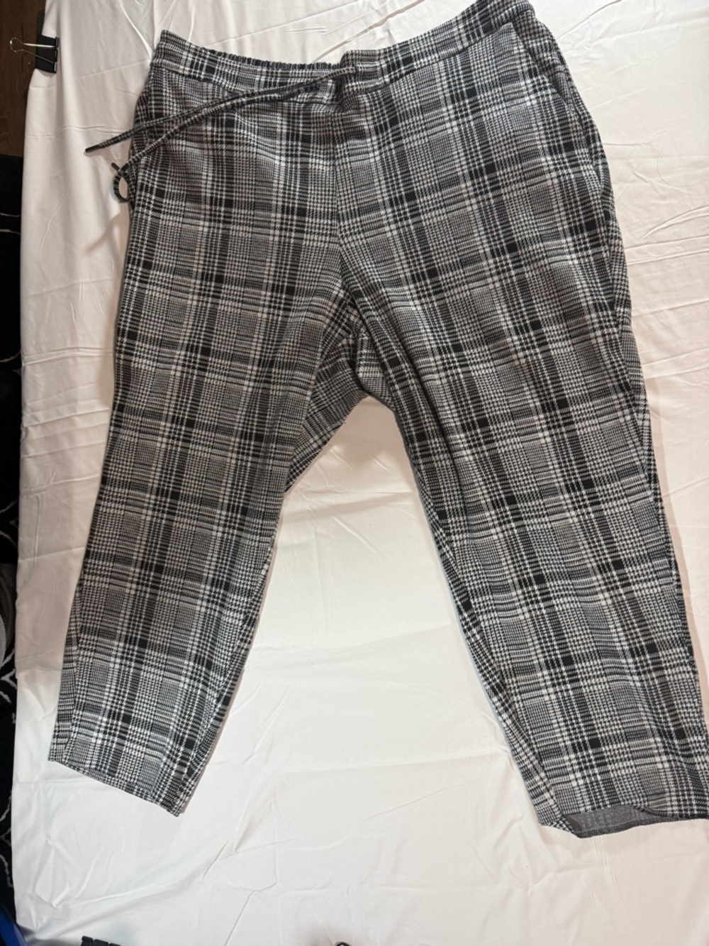 Women’s Black & White Plaid Drawstring Pants